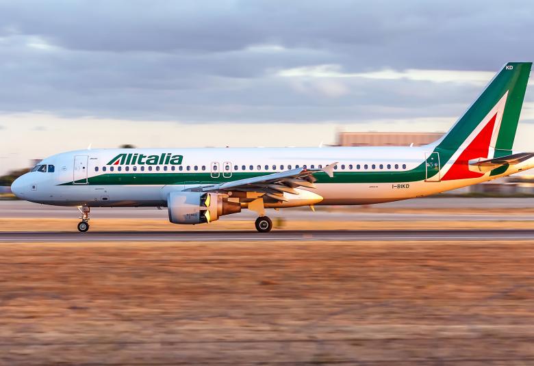 Самолет Alitalia Airways